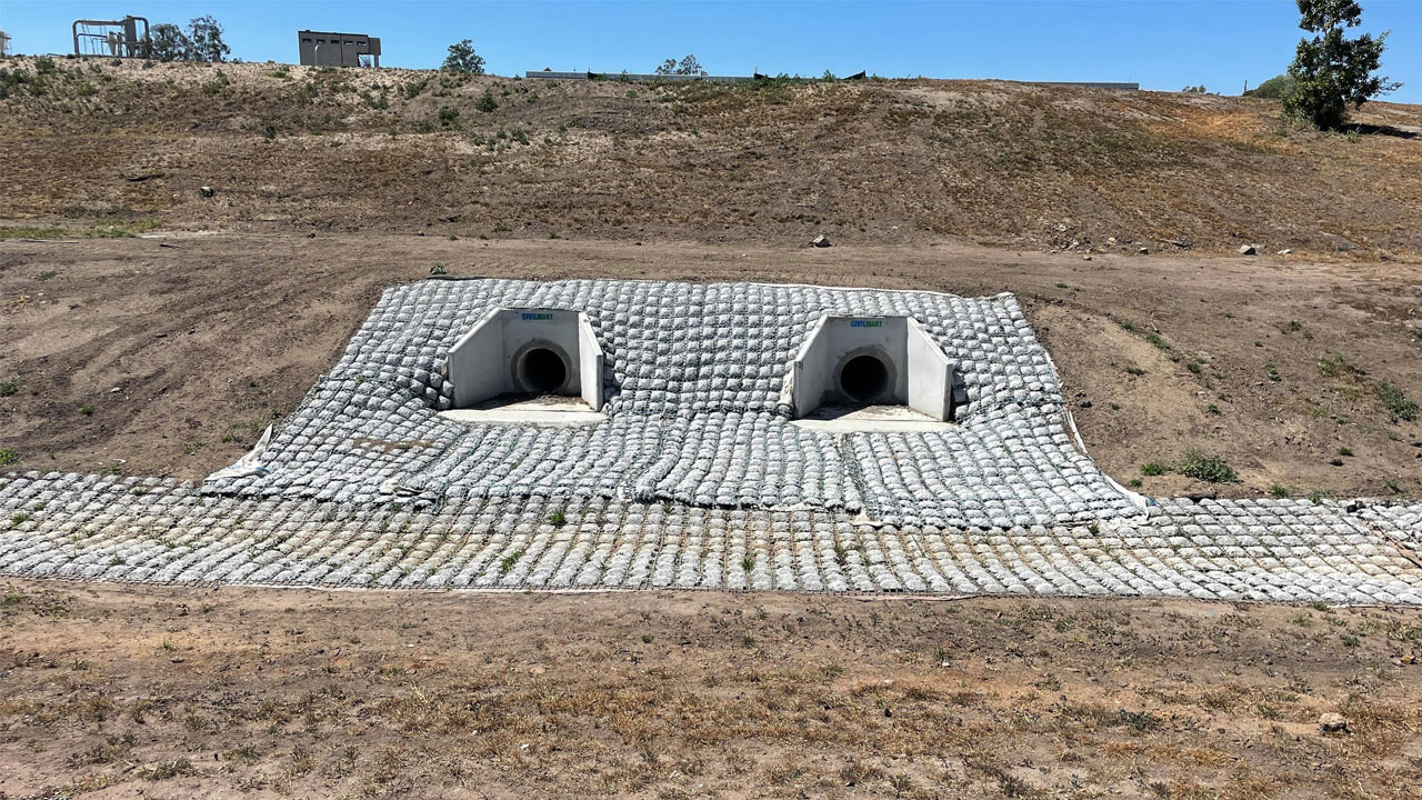 TerraGrid Concrete Mattress pipe project